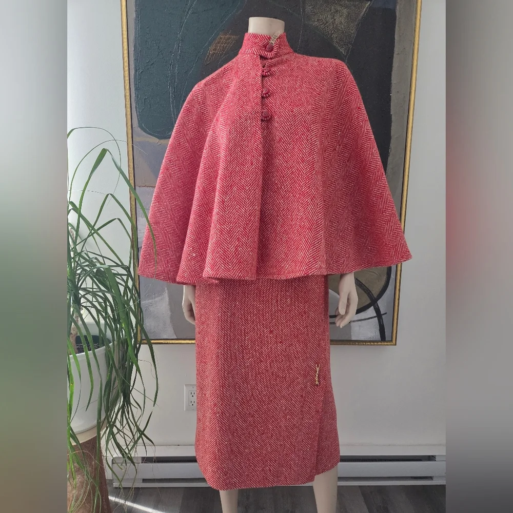 Vintage | Herringbone Tweed Cape and Skirt Set - Picture 3 of 14